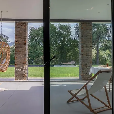 Privado Con Jardín Y Preciosas Vistas