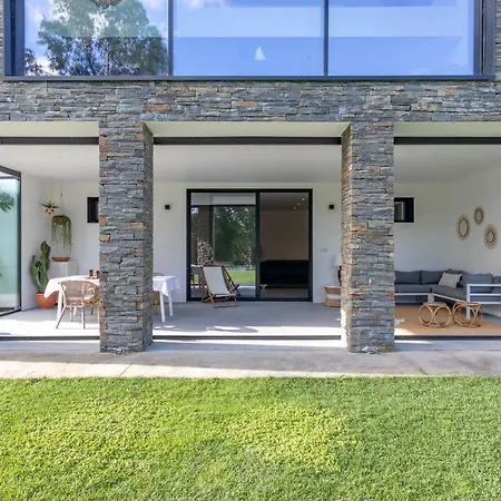 Privado Con Jardín Y Preciosas Vistas